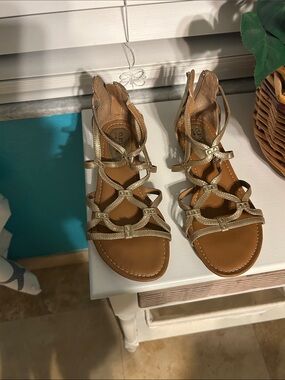 Women’s Metallic Gold Strappy Gladiator Sandals